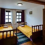 Razsukanova House , разсукановата къща Feriehus *