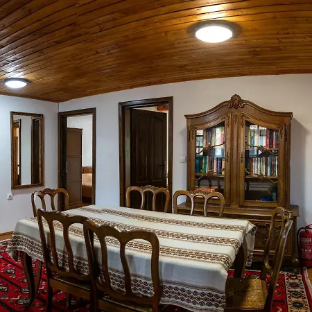 Razsukanova House , разсукановата къща Feriehus