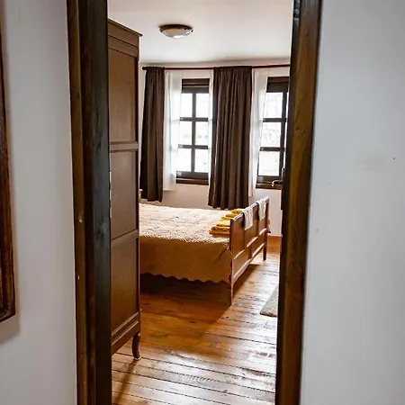 Razsukanova House , разсукановата къща Holiday home
