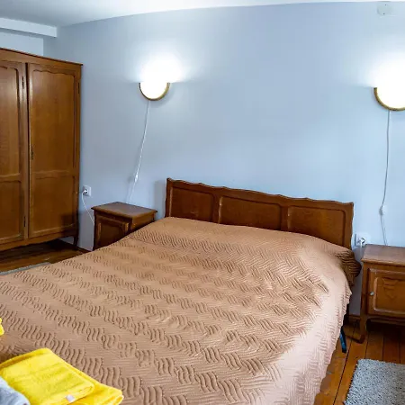 Razsukanova House , разсукановата къща *
