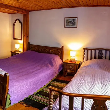 Razsukanova House , разсукановата къща Feriehus Elena