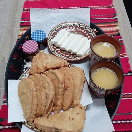 Razsukanova House , разсукановата къща * Elena