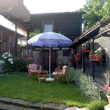 Razsukanova House , разсукановата къща
