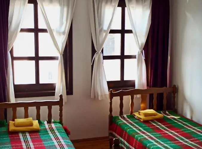 Razsukanova House , разсукановата къща