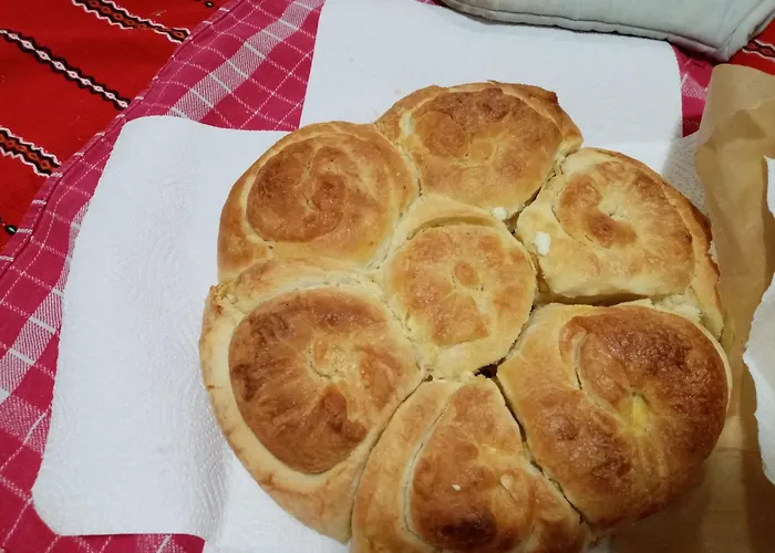 Razsukanova House , разсукановата къща Holiday home Elena